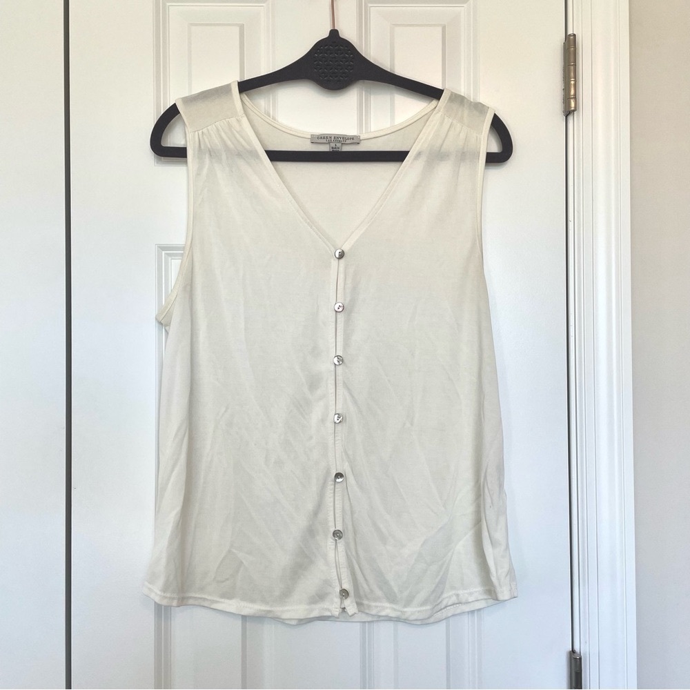 3️⃣ for $10!!! Button-Front Tank
